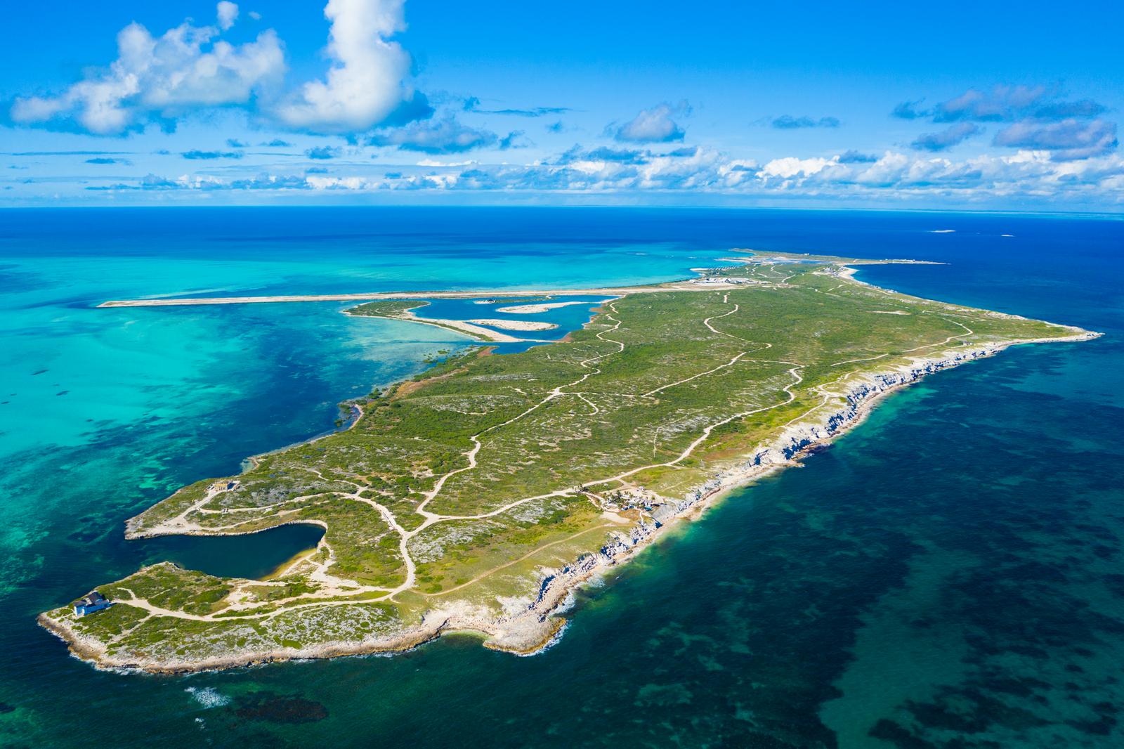 2.62 Acres Beachfront Land for Sale, Ambergris Cay, Turks & Caicos — photo 2