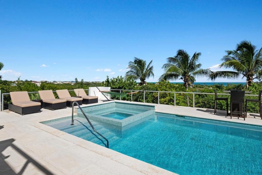 4 bedroom property for sale 
— Gecko Court 10 4BR Oceanview Villa at Turks and Caicos Islands. — photo 1
