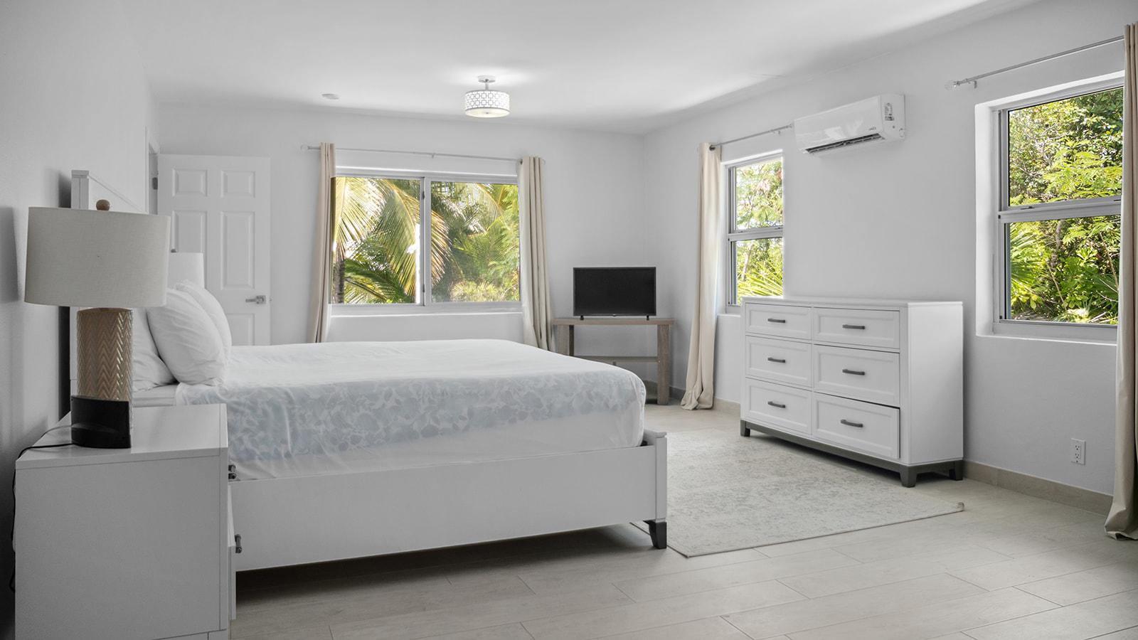 4 Bed, 4 Bath Single Family Home in Leeward — photo 4