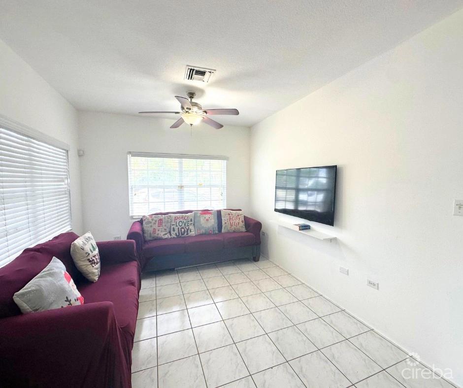 Reduced West Bay 2beds - Corner Home — photo 4