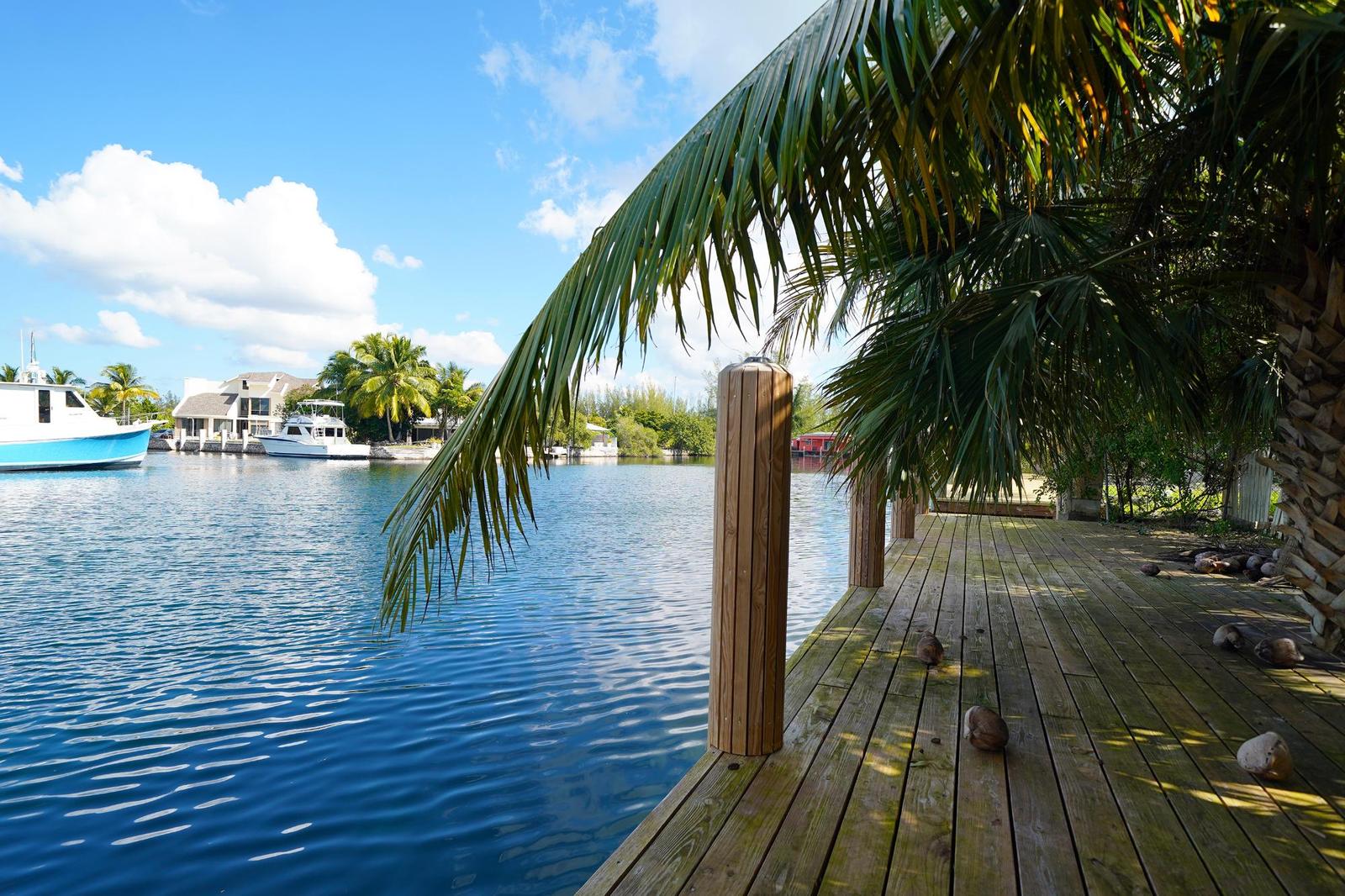 4 bedroom Residence for sale on RANFURLY DRIVE in Nassau / New Providence, The Bahamas — photo 3