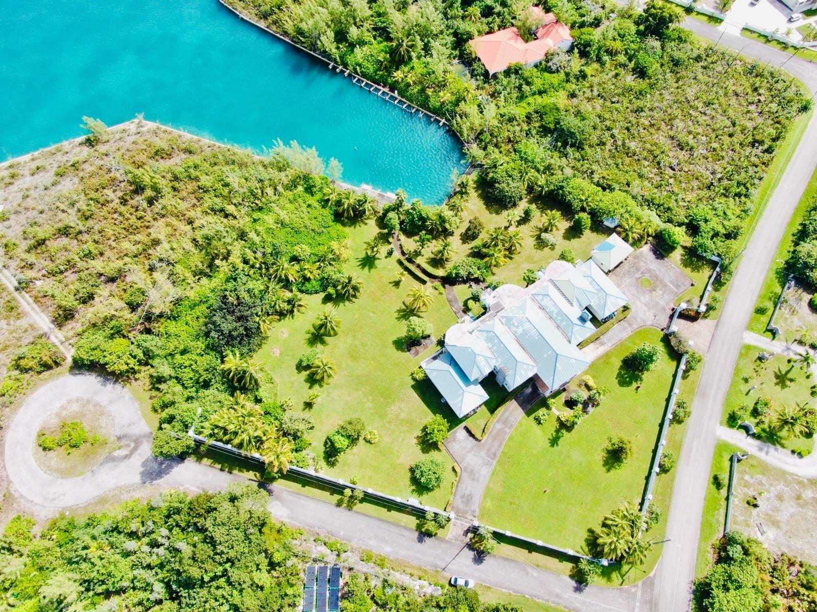 7 Bedroom Waterfront Residence for Sale — photo 2