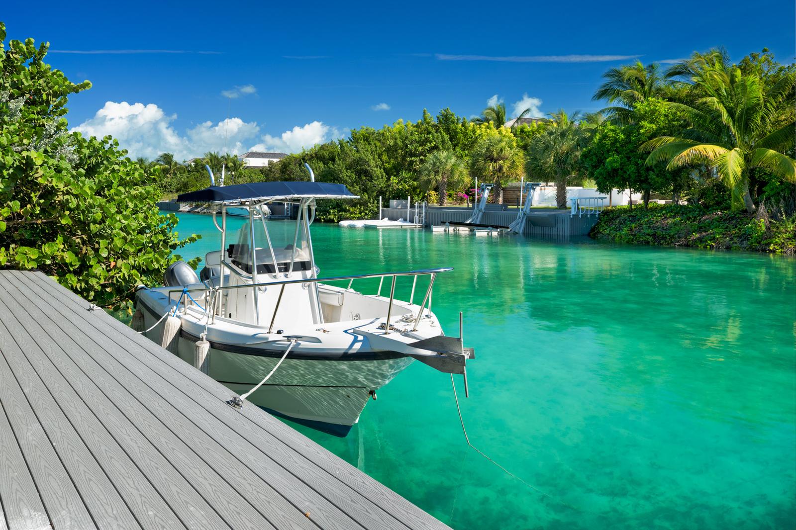 5 Bedroom Luxury Waterfront Home for Sale, Blue Cay Estate 8, Leeward, Providenciales, Turks & Caicos — photo 4
