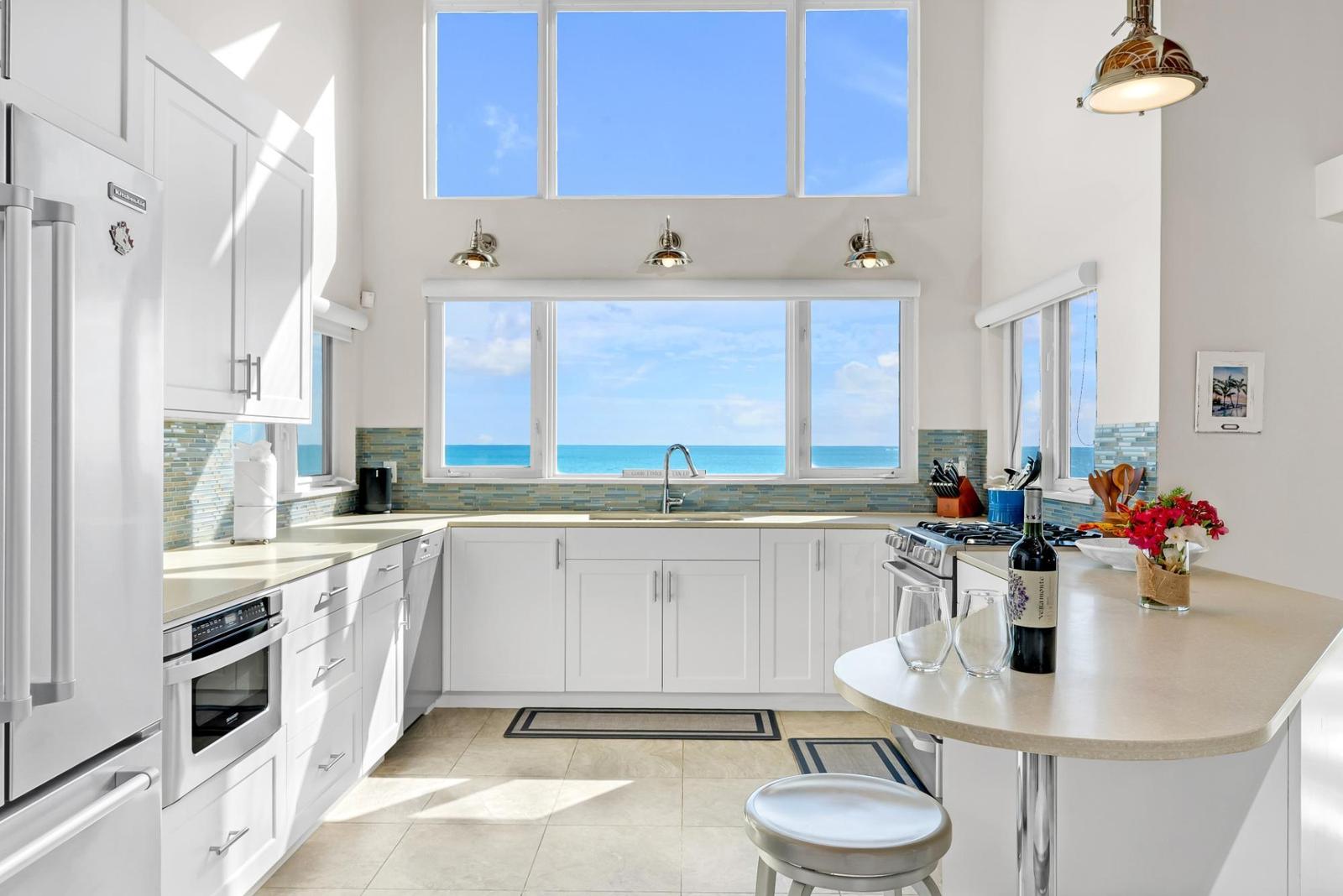 3-bedroom beachfront villa in Turtle Tail — photo 3