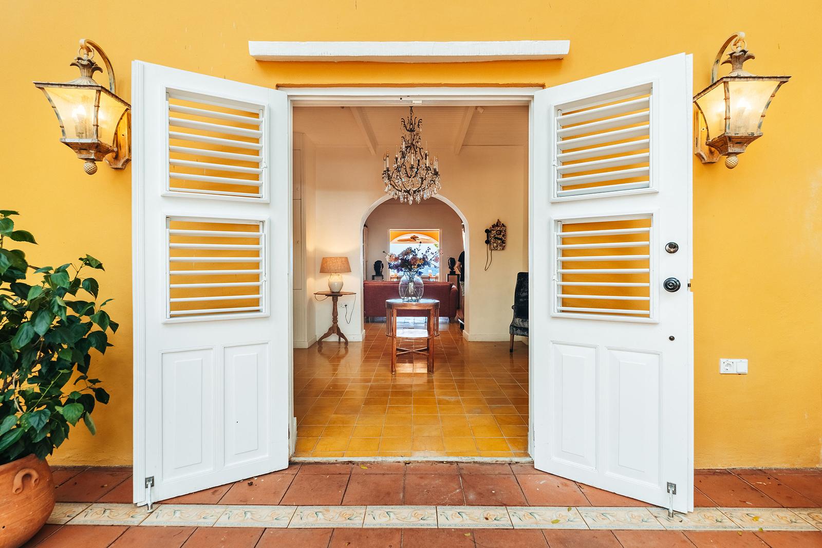 9 Bedroom Beachfront Estate for Sale, Penstraat, Punda, Pietermaai, Curacao — photo 5