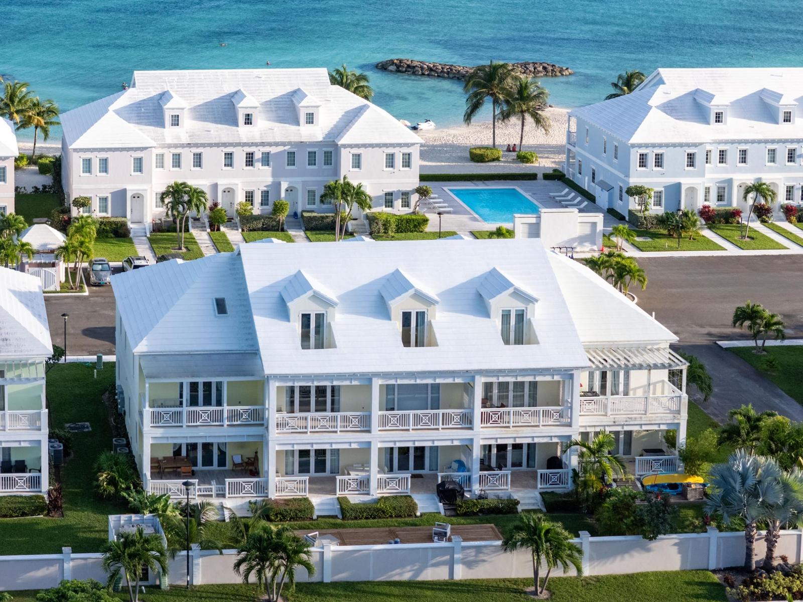 5 bedroom Apartment for sale — PALM CAY in Nassau / New Providence, The Bahamas — photo 1