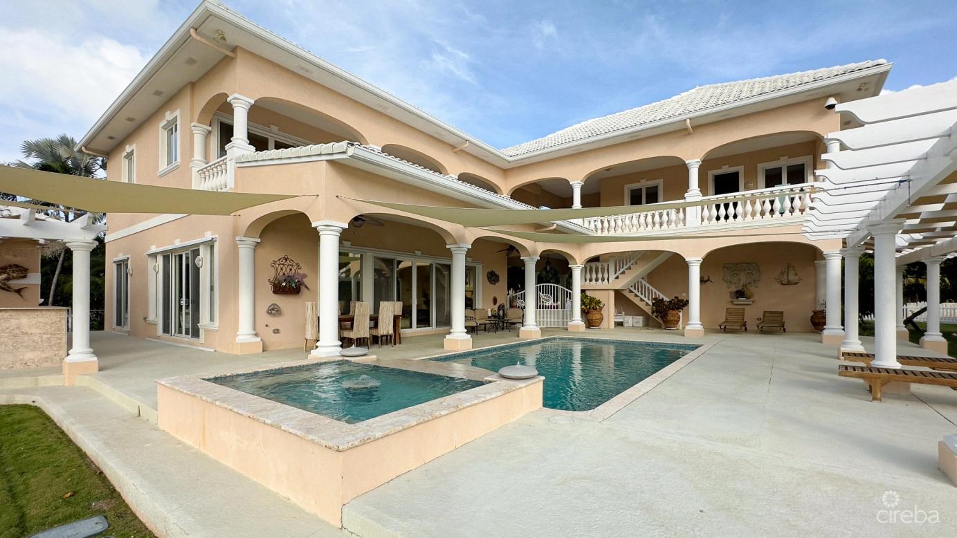 4 Bedroom Canal Front Home in Yacht Club, Cayman Islands — photo 2