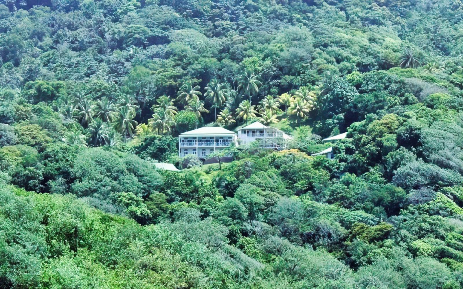 10 Bedroom Boutique Hotel for Sale in Castle Bruce, Dominica — photo 2