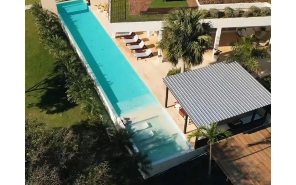 Exquisite 6-Bedroom Beachfront Estate: Villa Noah, El Limón, Samaná — photo 1