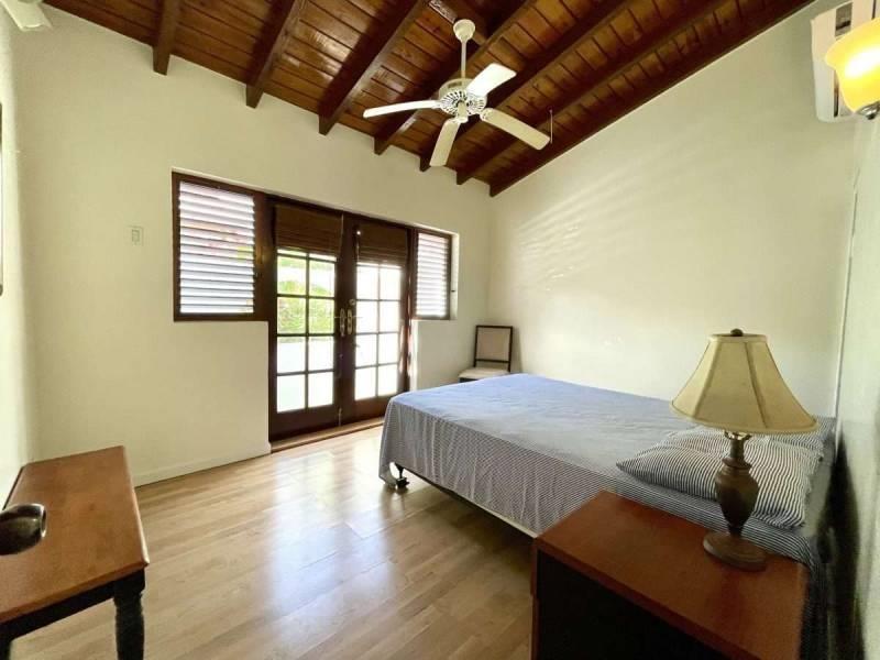 2 bedroom 2 bathroom - Village Cay #8 — photo 2