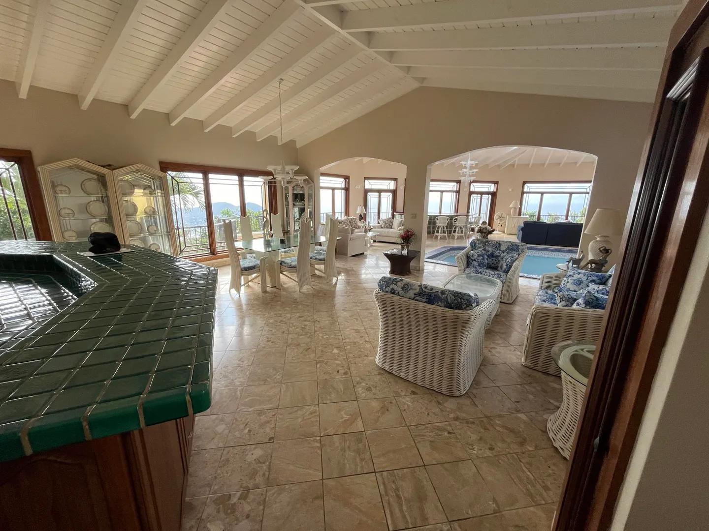 4 Bed, 4 Bath Villa with Stunning Views in St. Thomas — photo 1