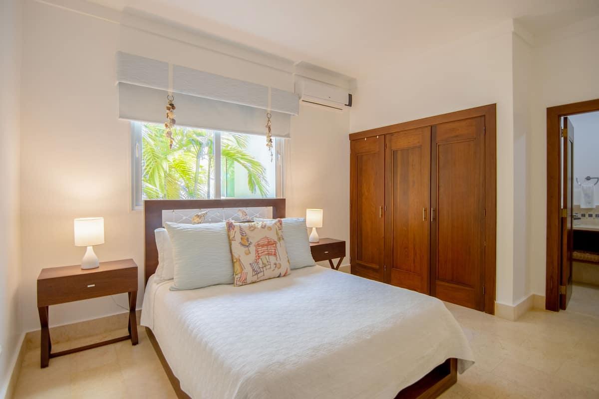 Pretty 3 Bedrooms Beach Front Condo — photo 4