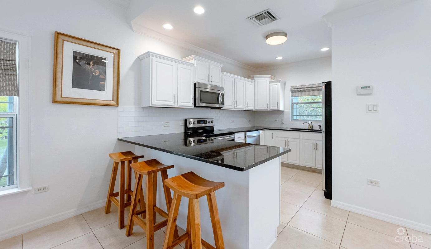 Coastal Escape Waterfront Townhouse — photo 3