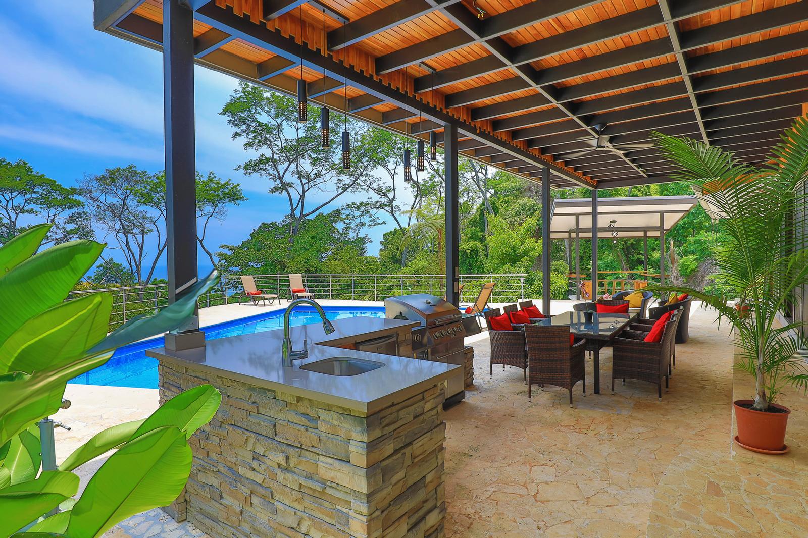 9 Bedroom Home for Sale in Dominical, Costa Rica — photo 2