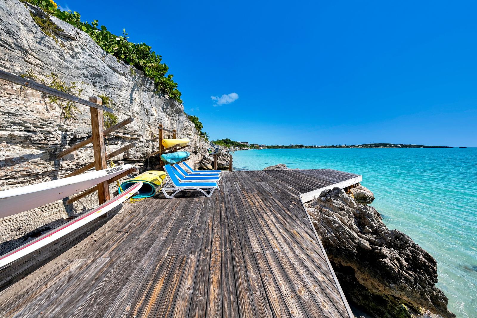 3 Bedroom Luxury Oceanfront Estate for Sale, Ocean Point Drive, Chalk Sound, Providenciales, Turks & Caicos — photo 5