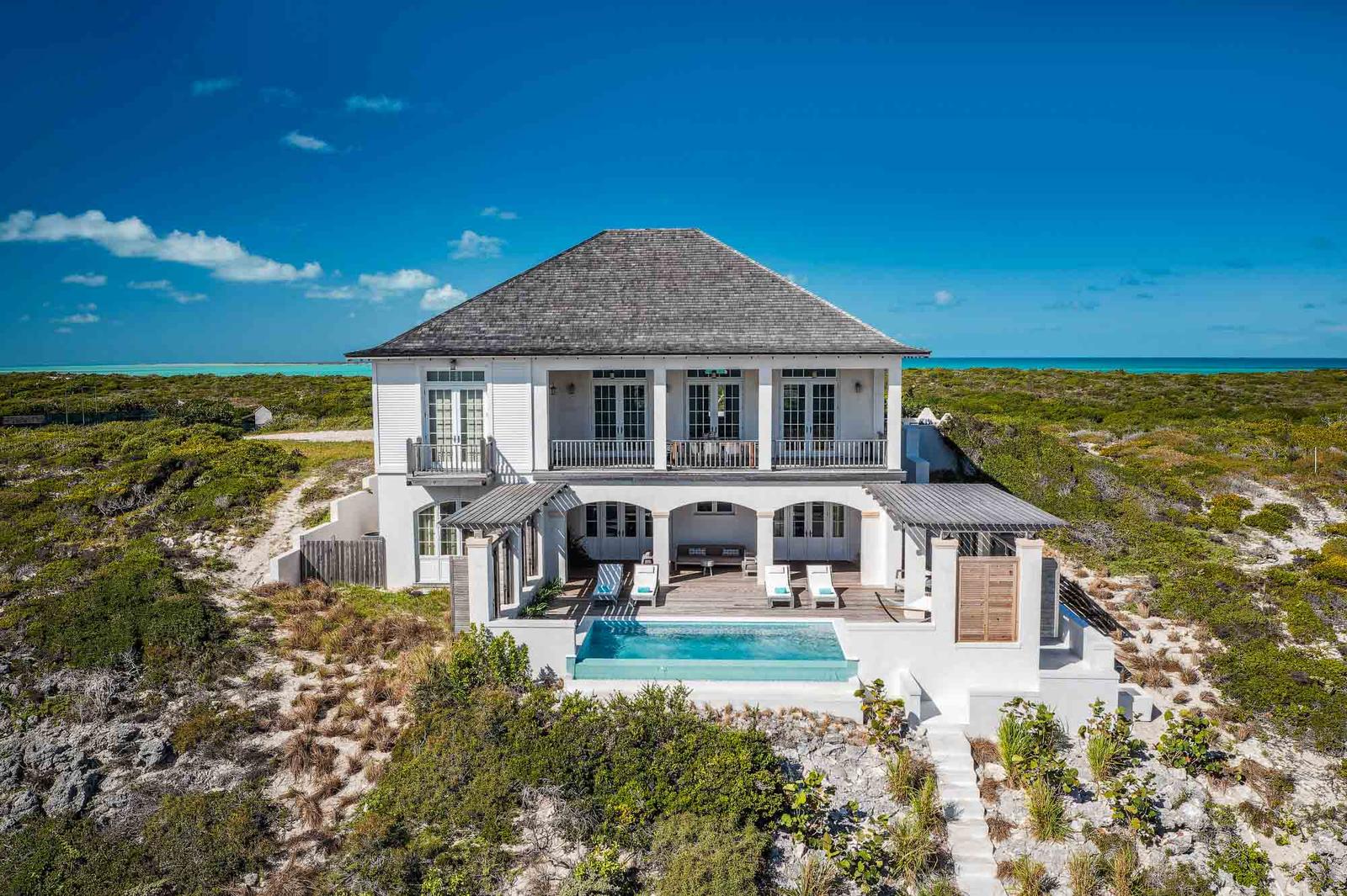 4 Bedroom Luxury House for Sale, Ambergris Cay, Turks & Caicos — photo 2