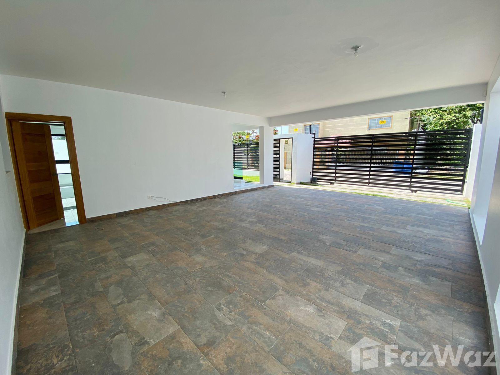 4 Bedroom, 2 Kitchen House for Sale in Villa María! — photo 4