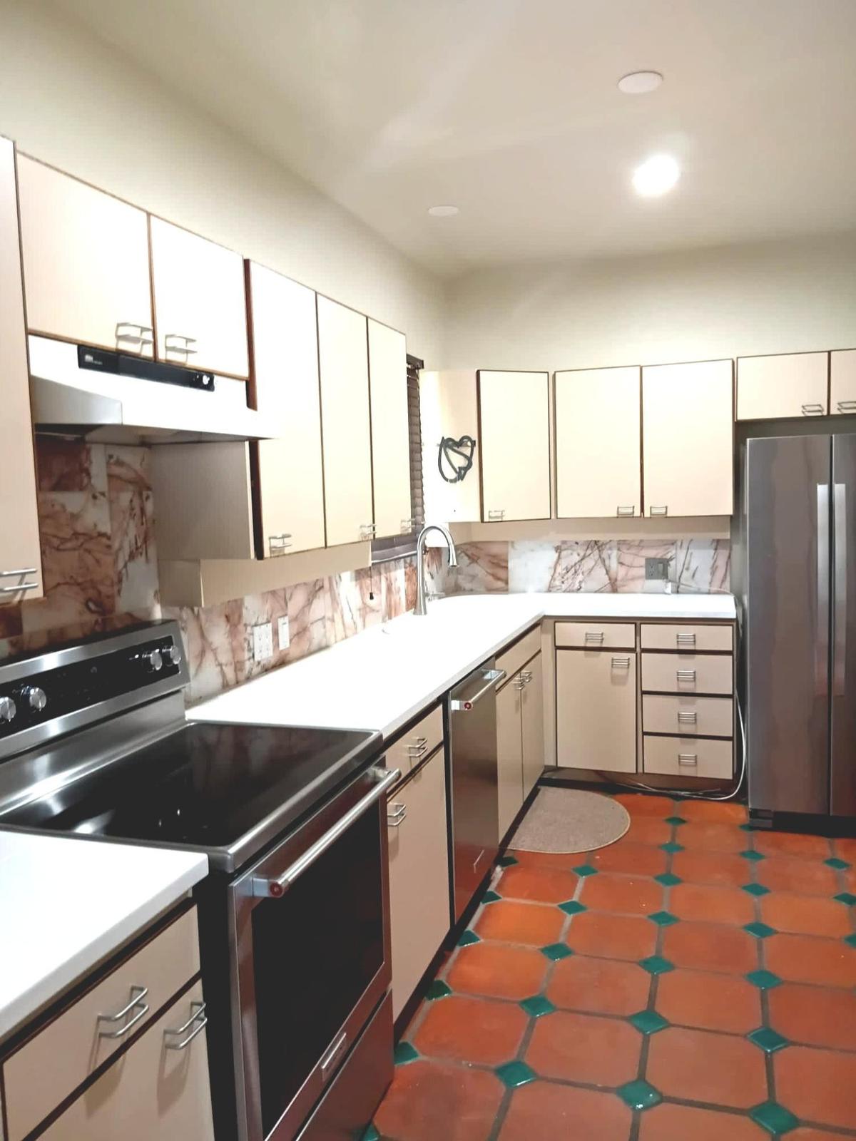 2 bedroom Apartment for sale — BAYVIEW DRIVE in Nassau / New Providence, The Bahamas — photo 4