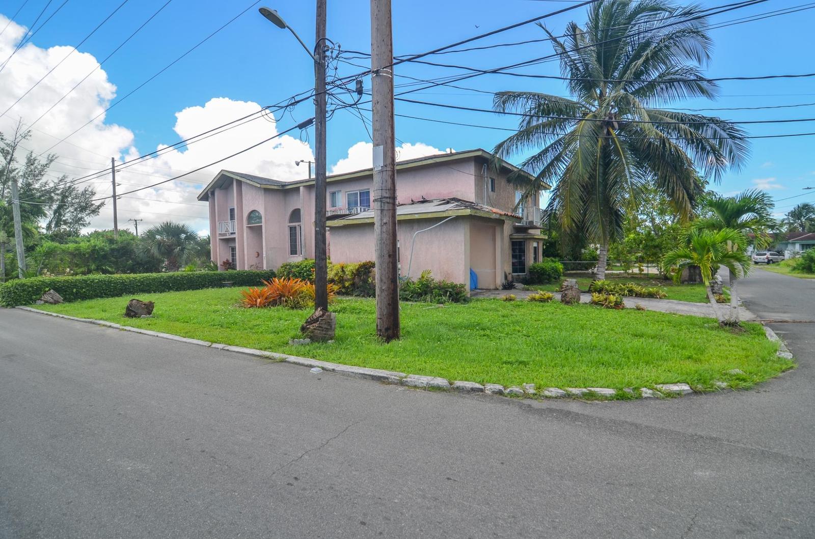 4 bedroom Residence for sale in TROPICAL GARDENS — photo 2