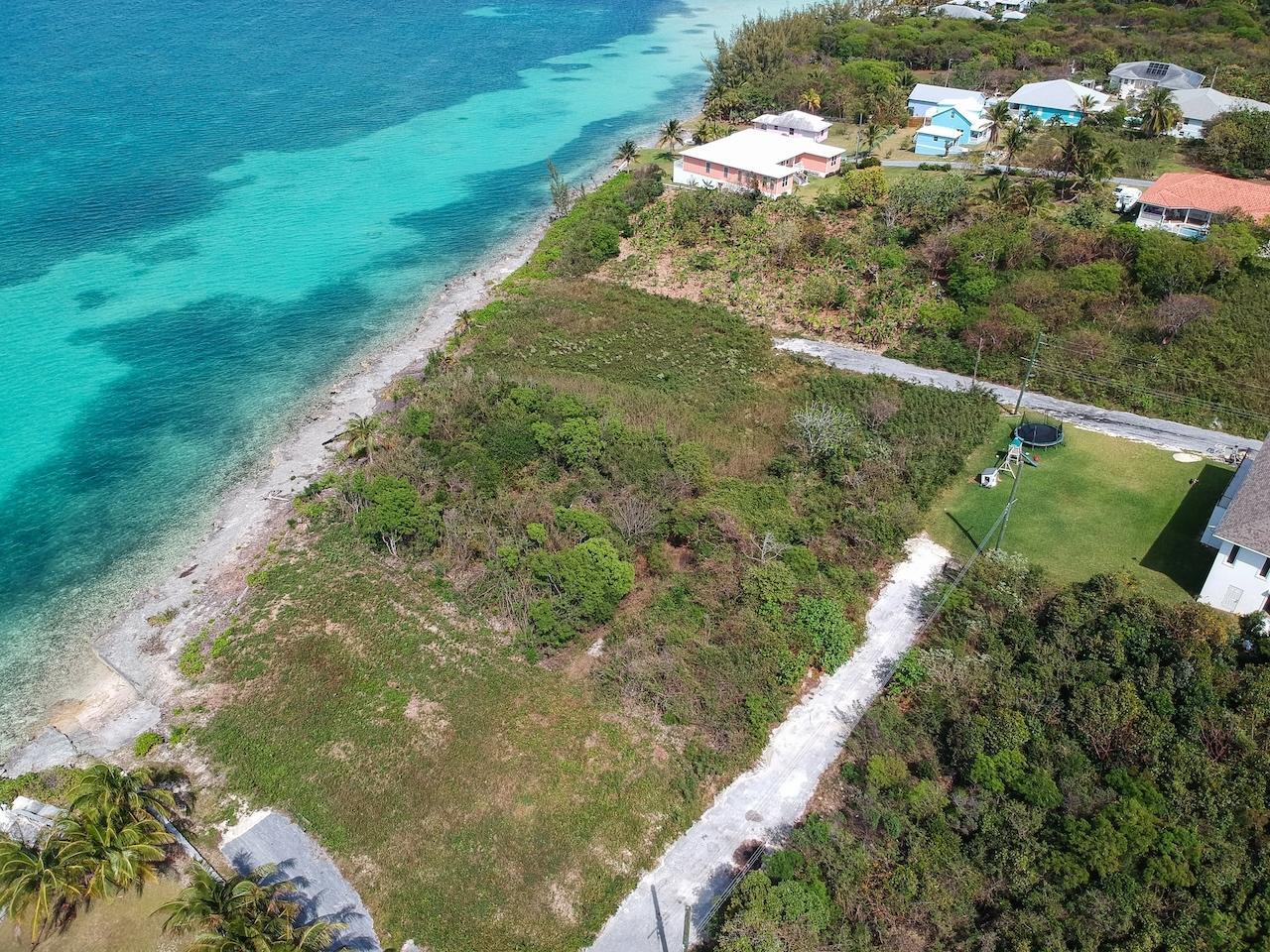 Off Vivian Pinder Road Residence — photo 5