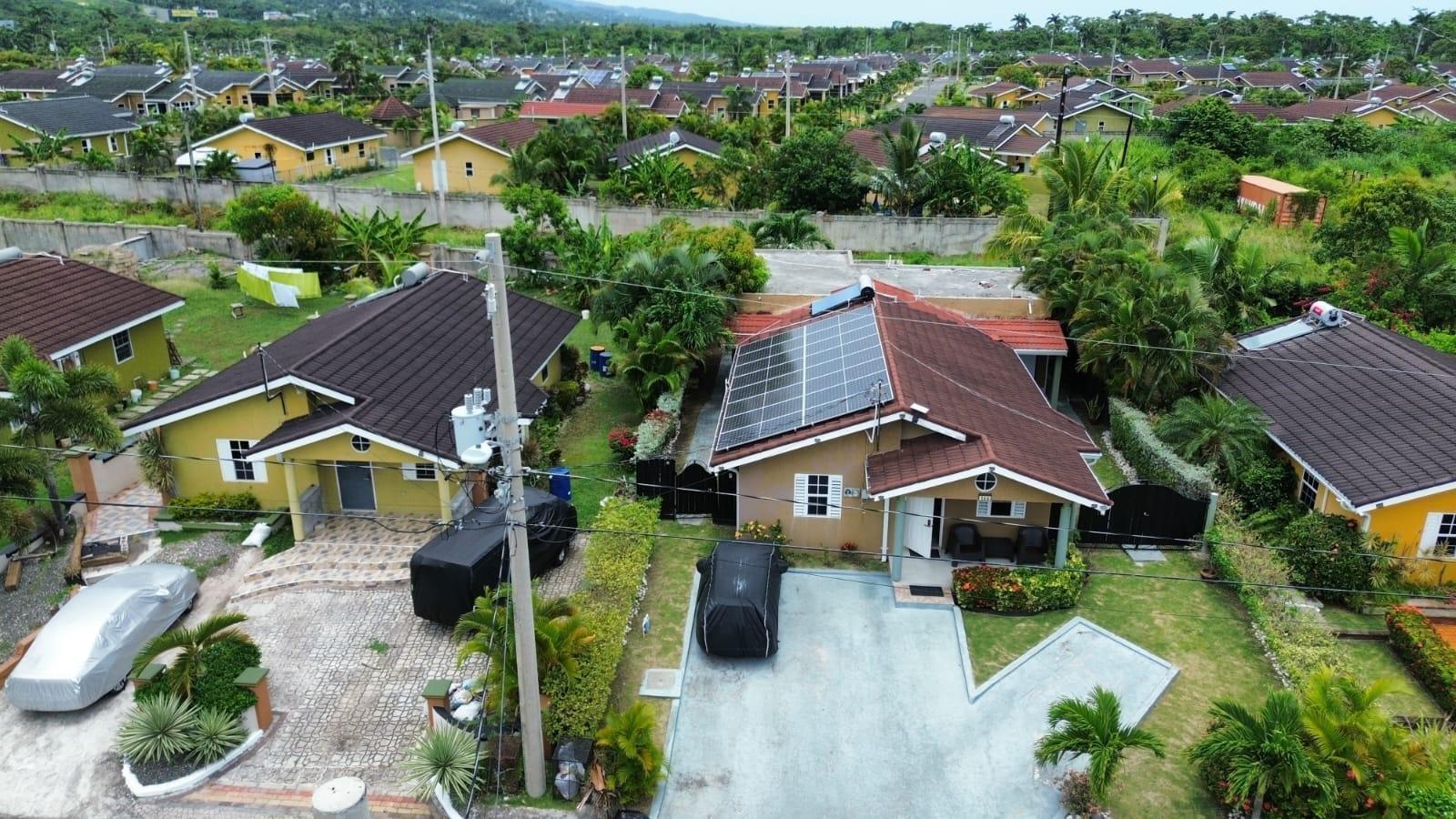 4-bedroom house in Draxhall Country Club, Saint Ann — photo 3