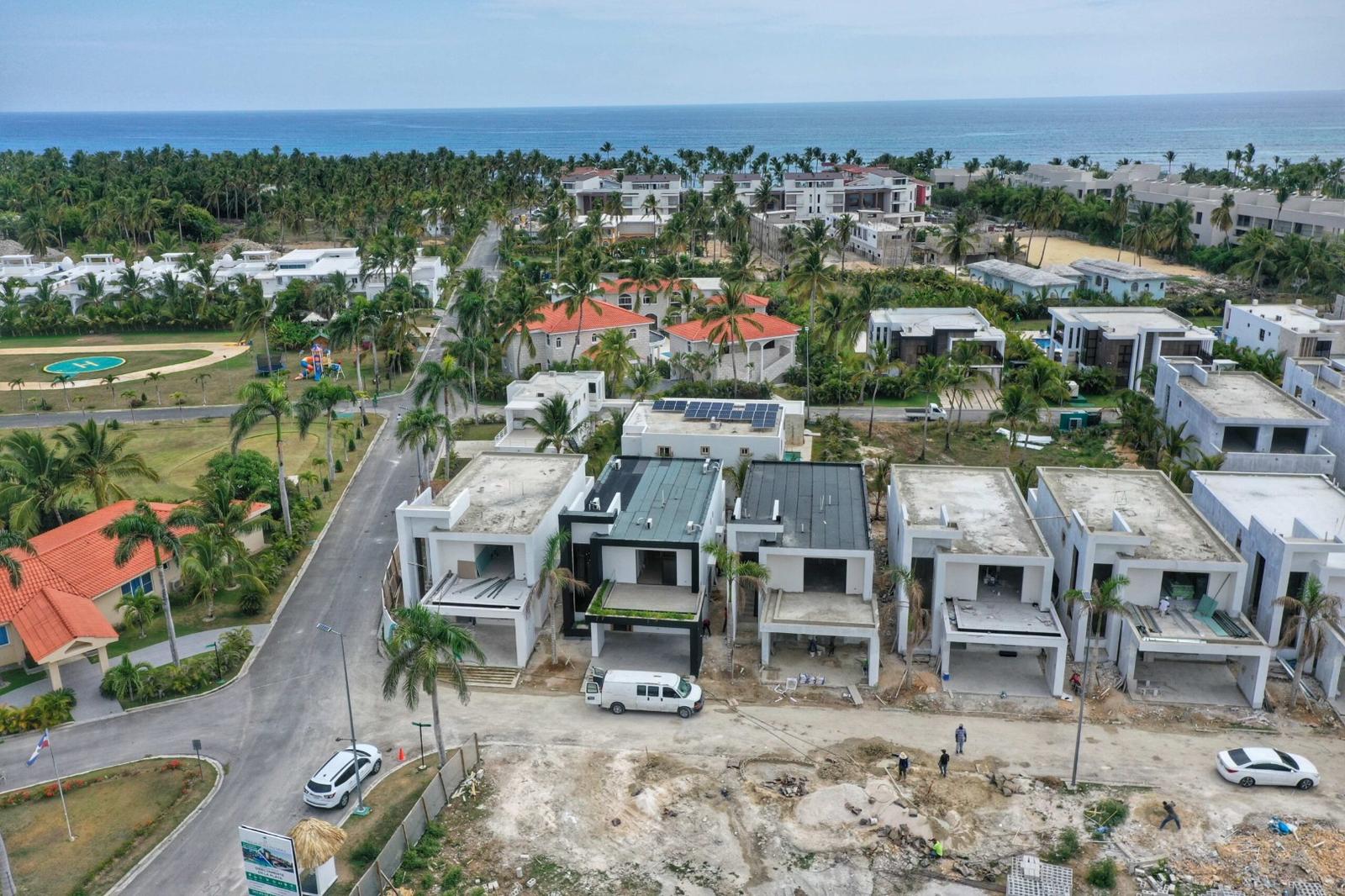 Stunning Beach Villas In Uvero Alto Bavaro — photo 3