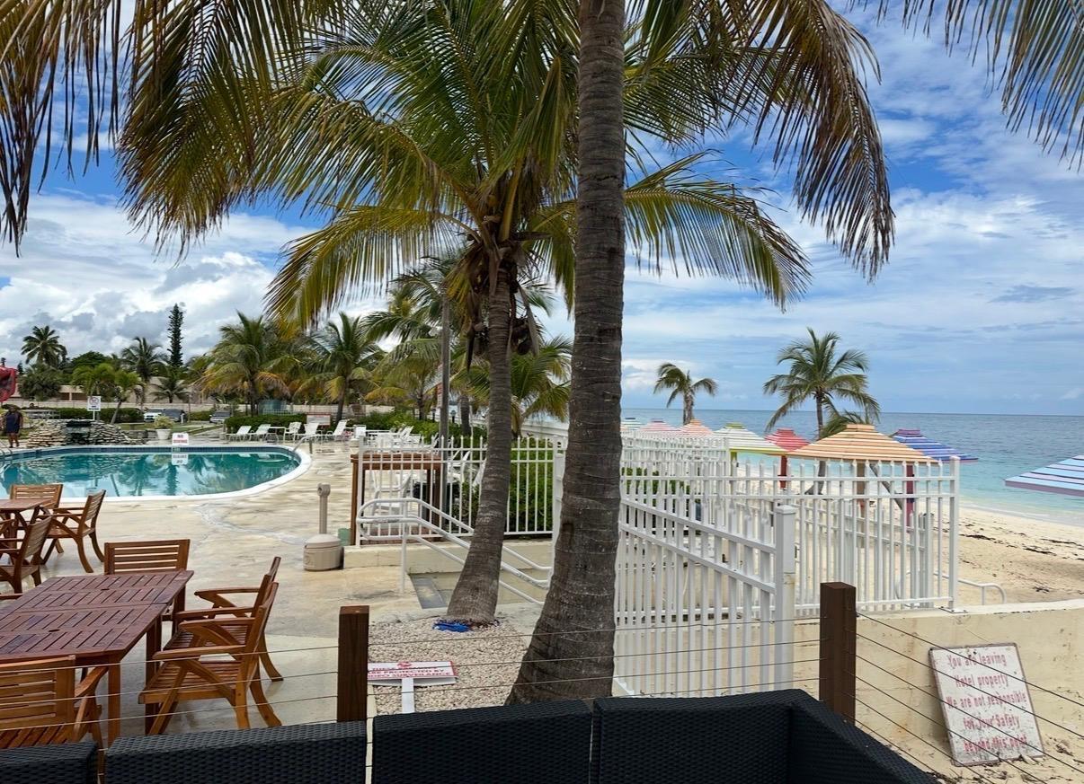 Apartment for sale - CORAL BEACH CONDOMINIUMS in Grand Bahama, The Bahamas — photo 2