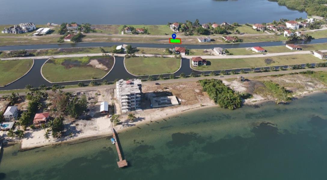 0.2 Acre Canal Lot in Luxurious Gated Community — photo 4