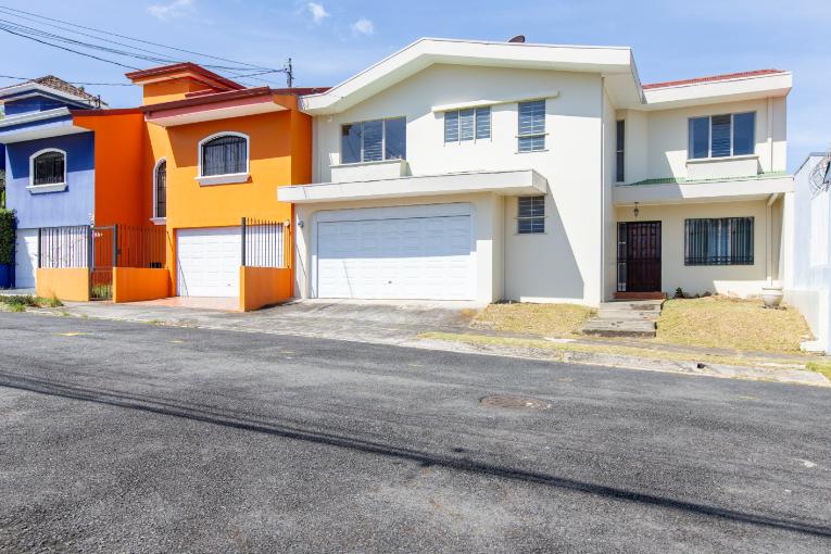 San Jose Spacious 3BR Villa at Rohrmoser — photo 1