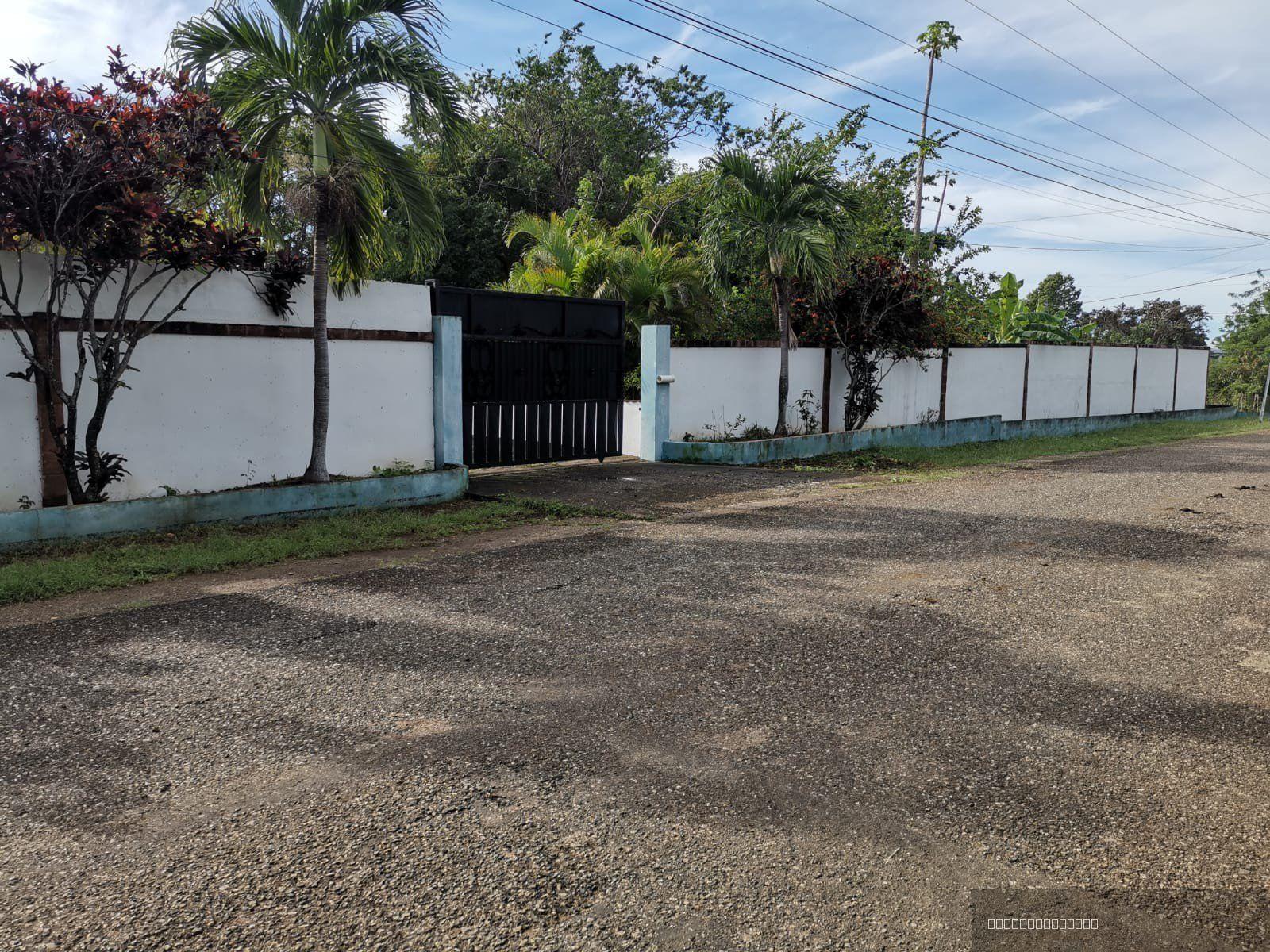 4 bedroom property for sale — photo 2