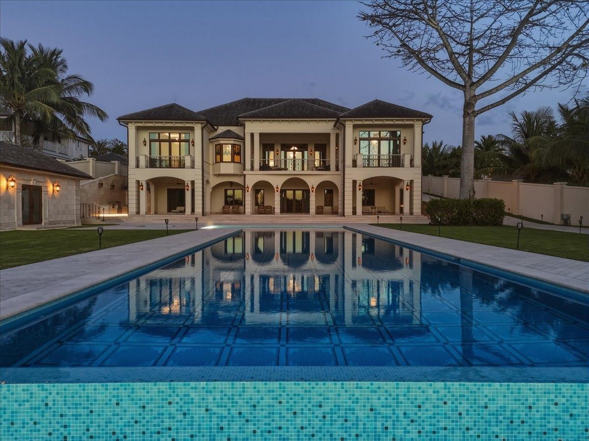 9 Bedroom Residence for Sale - 3 Old Fort Drive, Nassau — photo 3
