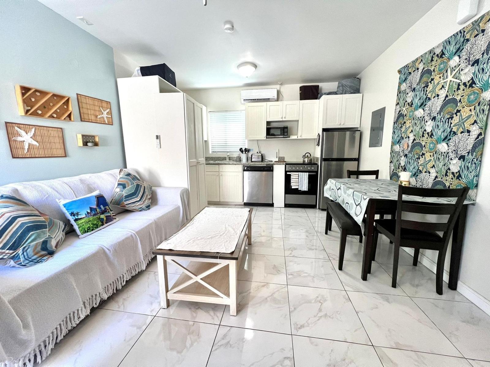 1 bedroom Apartment for sale — HEATHFIELD STREET in Nassau / New Providence, The Bahamas — photo 1