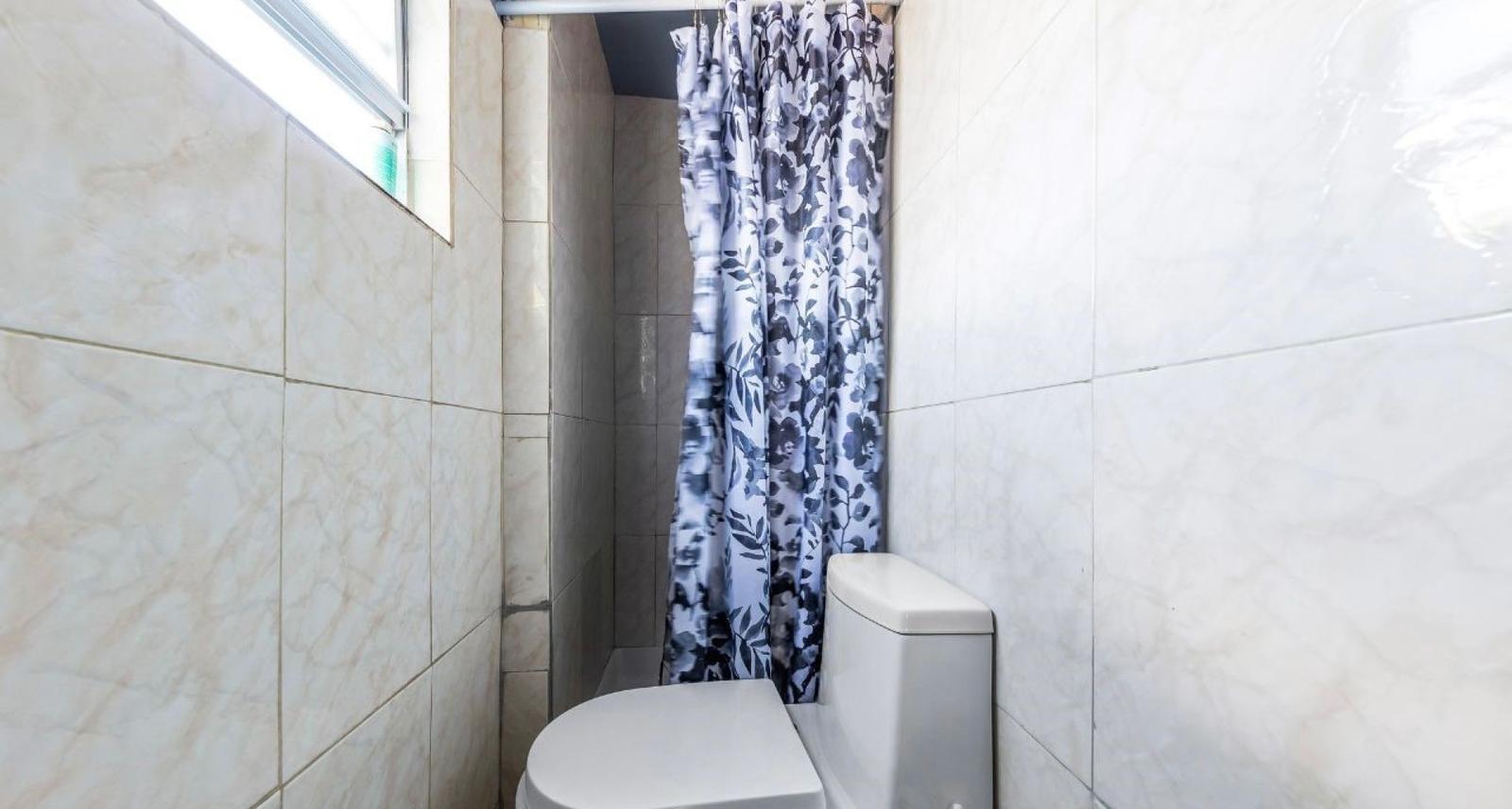 Rare, Income-Generating Gem in West Bay — photo 4