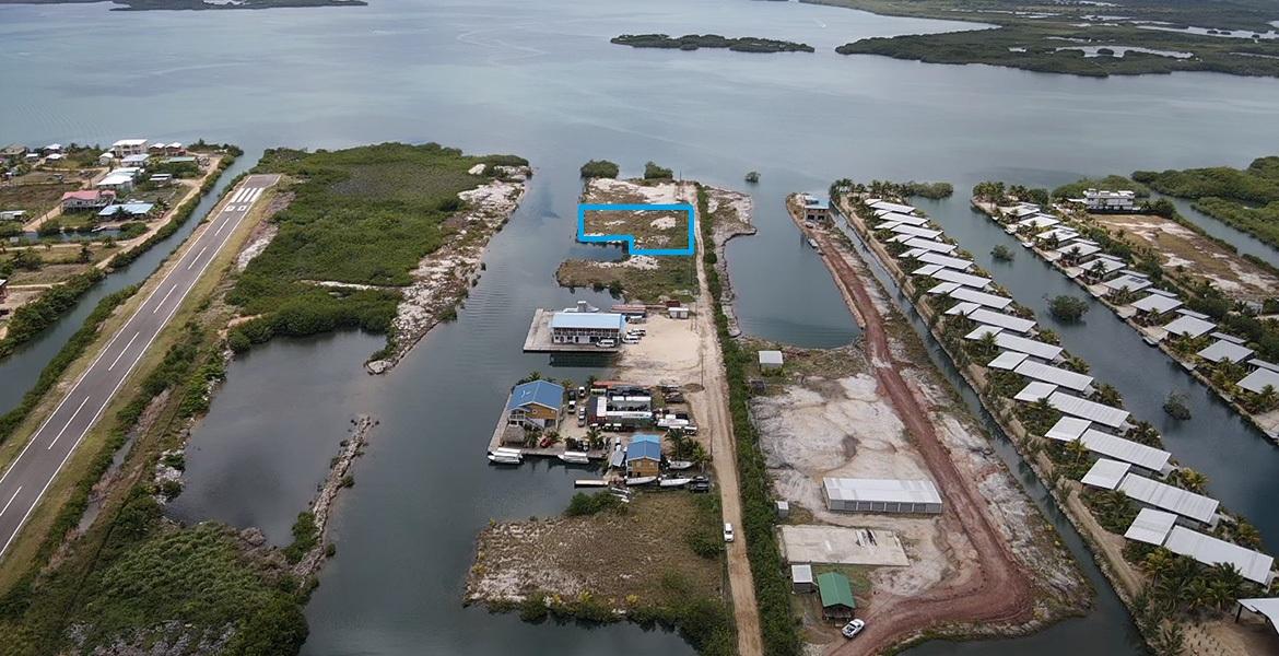 #4500 Prime Marina.81 Acre Waterfront Lot in Harbor Docks Marina, Placencia, Belize, Central America — photo 2