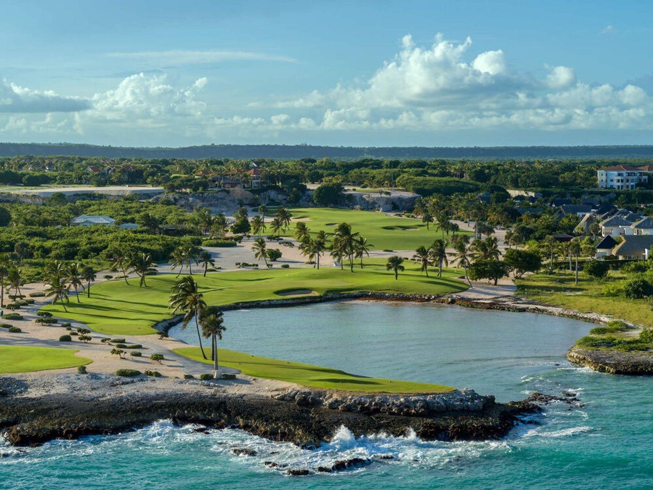 Exquisite Penthouse In The Heart Of Punta Cana Village — photo 4