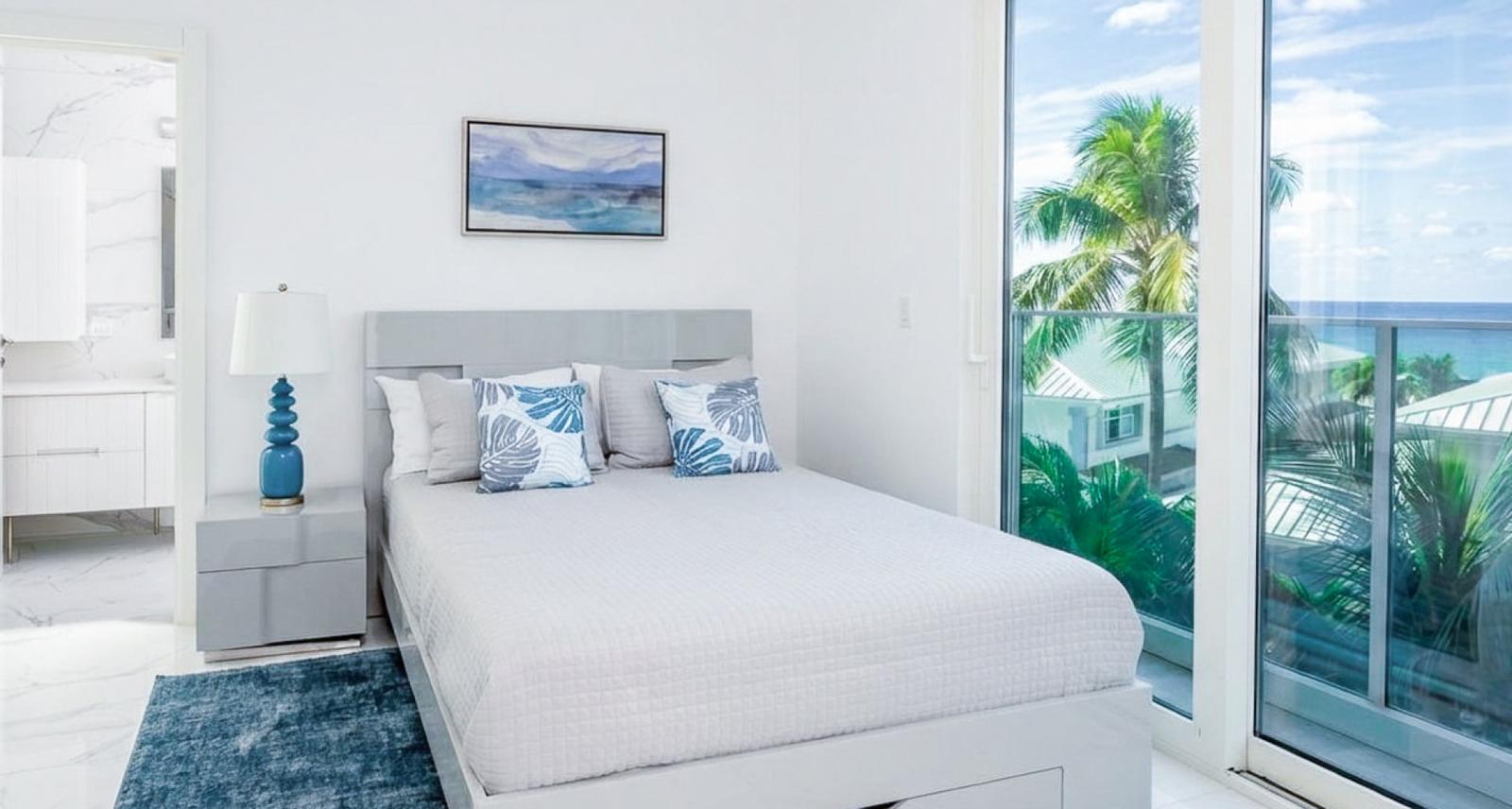 Freehold - Incredible location, Apartment/Condo for sale in South Sound, Cayman Islands — photo 4