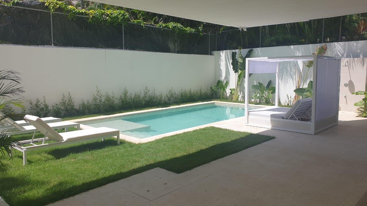 Modern 2-bedroom Beachside Apartment With High Rental Potential I — photo 4
