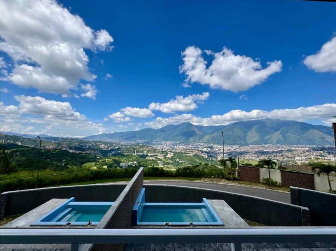 4 bedroom apartment for sale in Terrazas del Hatillo, Caracas — photo 1