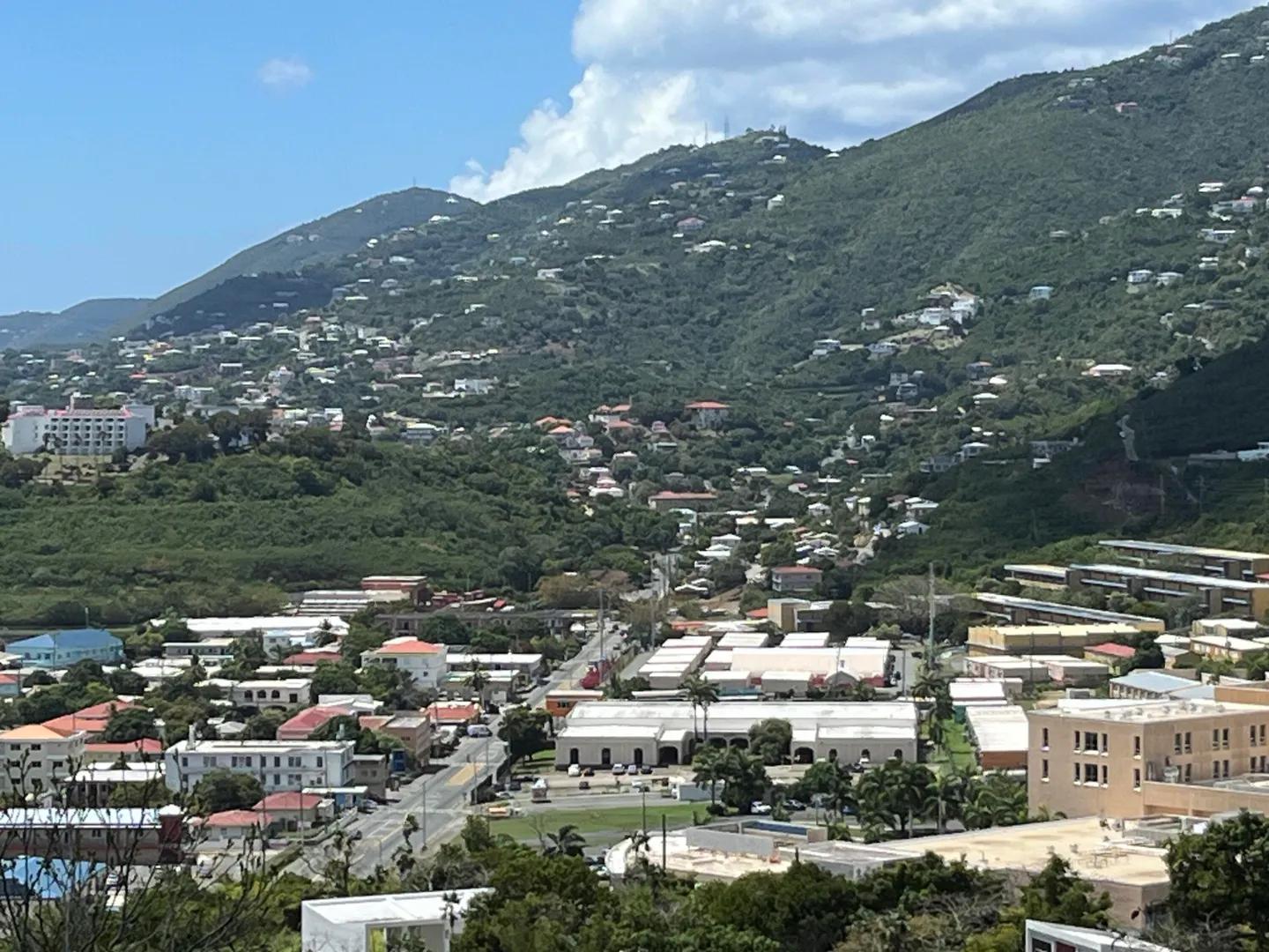6 Bed 4 Bath 4,900 Sqft House in US Virgin Islands — photo 3