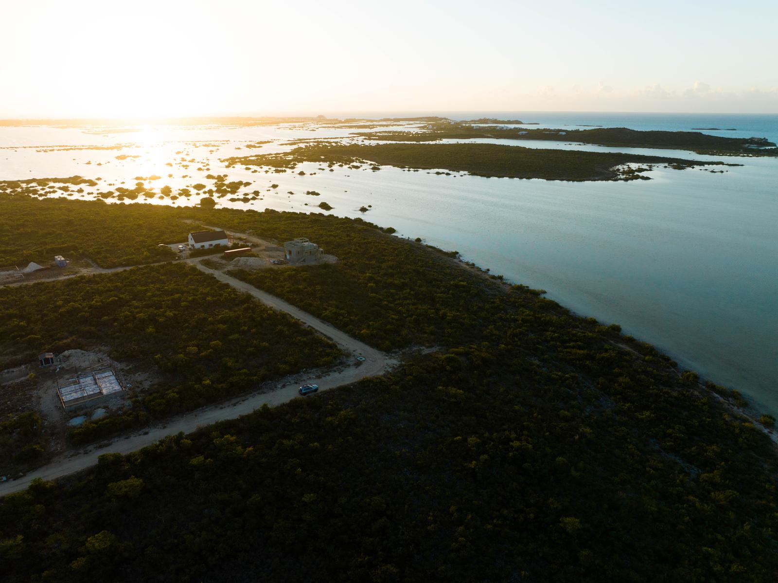 Exceptional Lakefront Acre in Turks & Caicos — photo 4