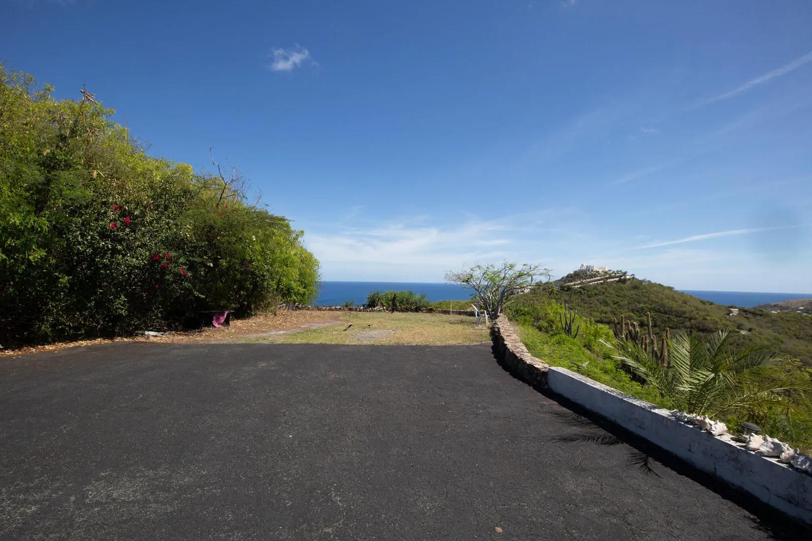 2 Bed, 2 Bath Rental with Ocean Views in US Virgin Islands — photo 5