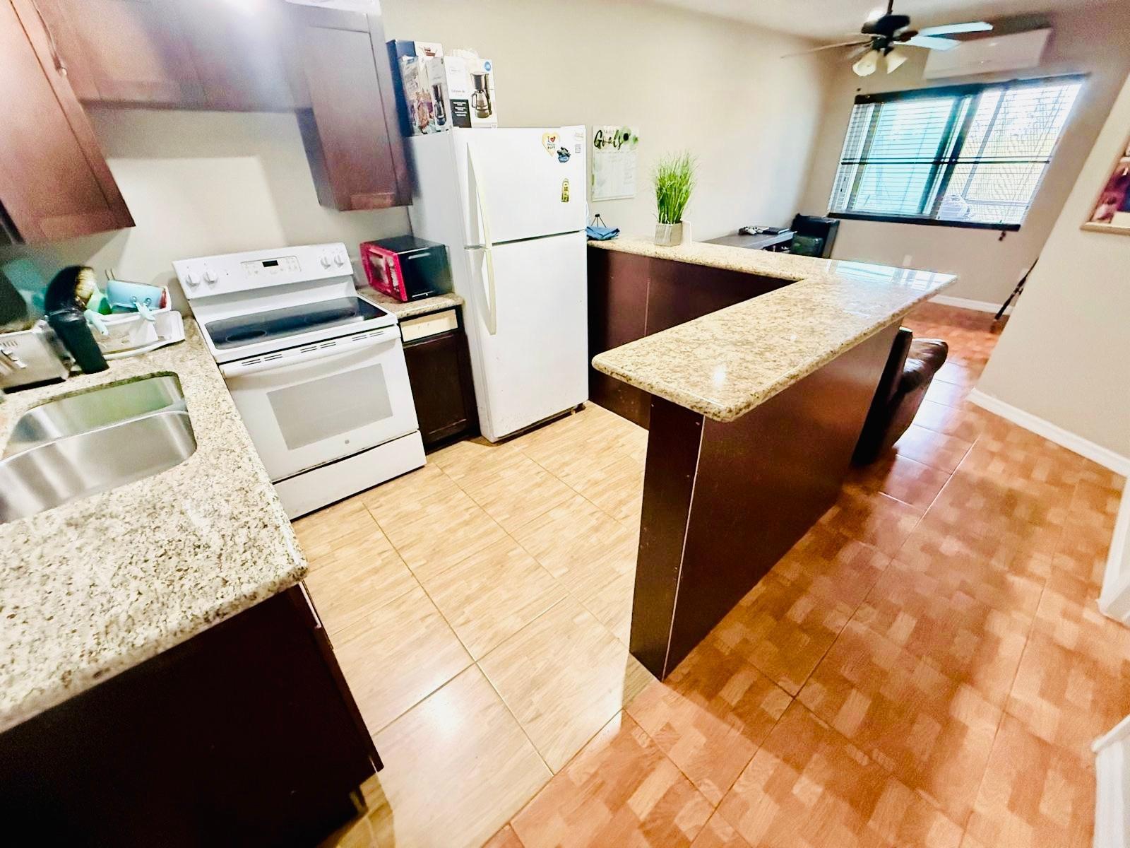 Apartment for sale in Grand Bahama, The Bahamas — photo 1