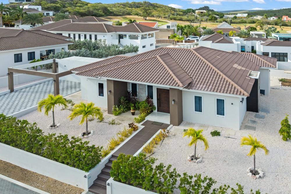 Blue Bay Golf & Beach Resort – New-build villa with infinity pool — photo 1