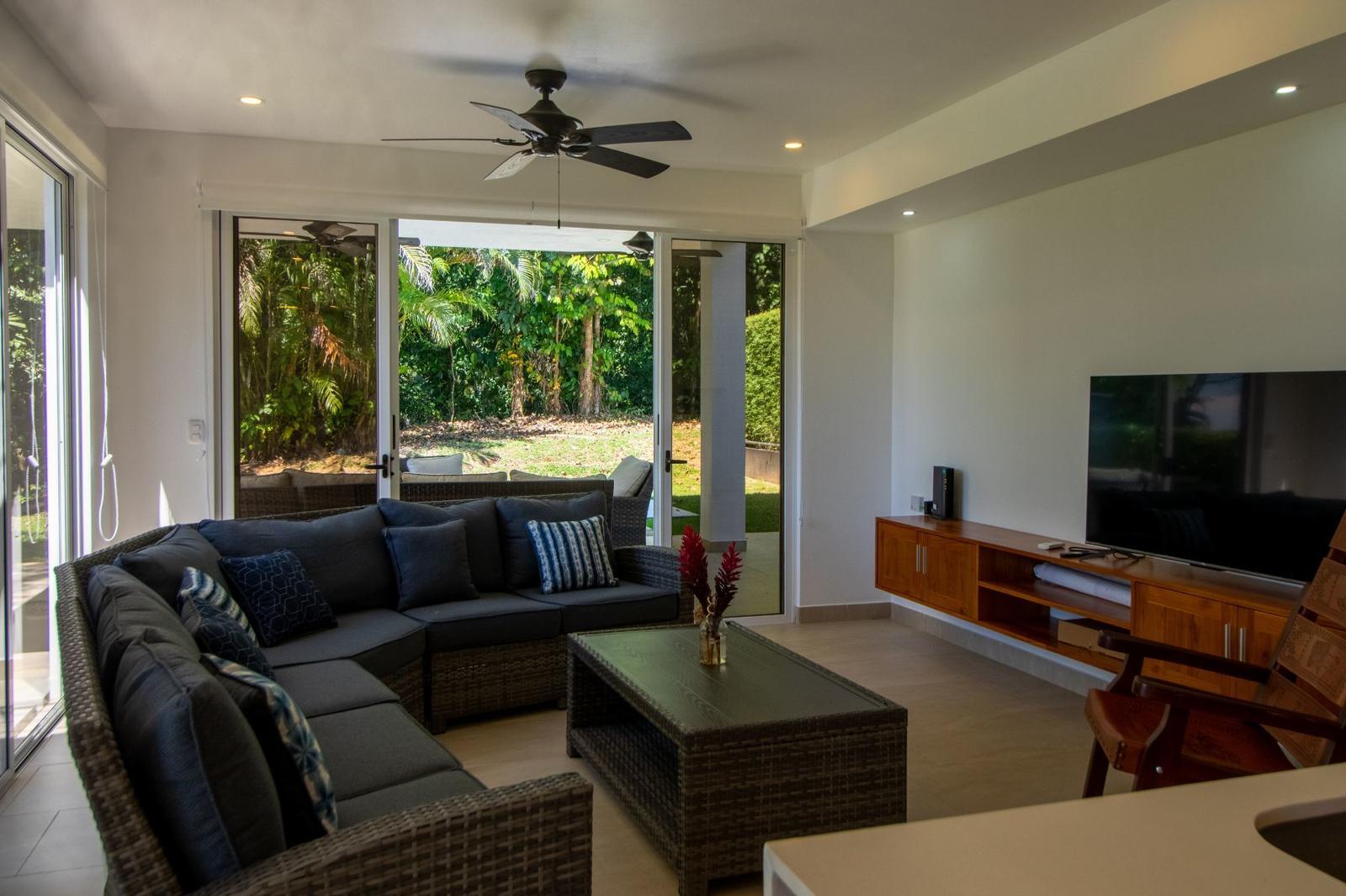 3 Bedroom Ocean-View Townhouse for Sale, Playa Hermosa, Dominical, Puntarenas, Costa Rica — photo 4