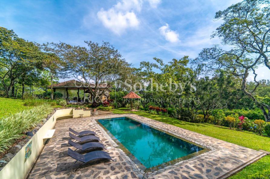 7 Bedroom Estate in Ciudad Colon — photo 2
