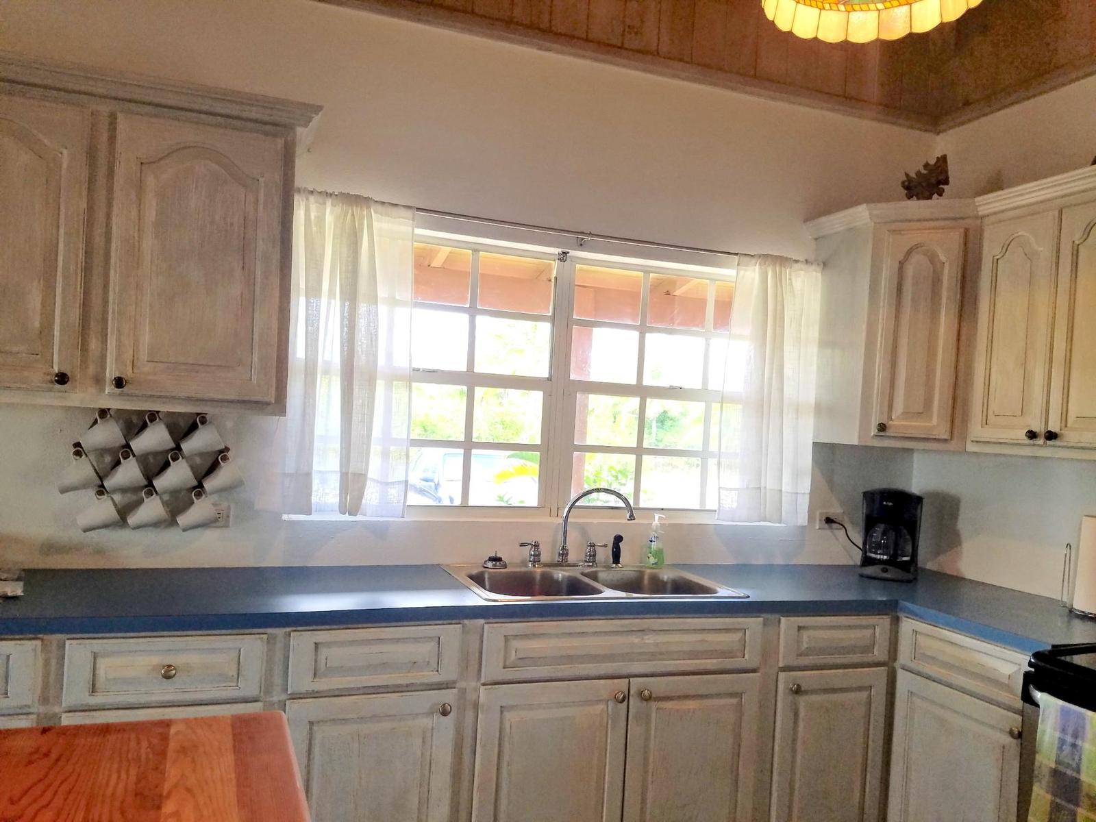 PETTY’S WATERFRONT HOME - 3 Bedroom Residence for Sale in Long Island, The Bahamas — photo 4