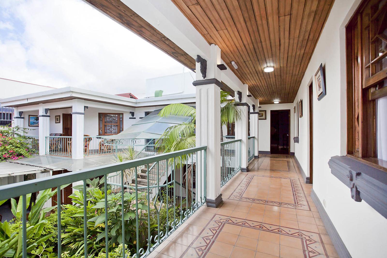 19 Bedroom Historic Former Boutique Hotel for Sale, Paseo Colon, Sabana, Mata Redonda, San Jose, Costa Rica — photo 3