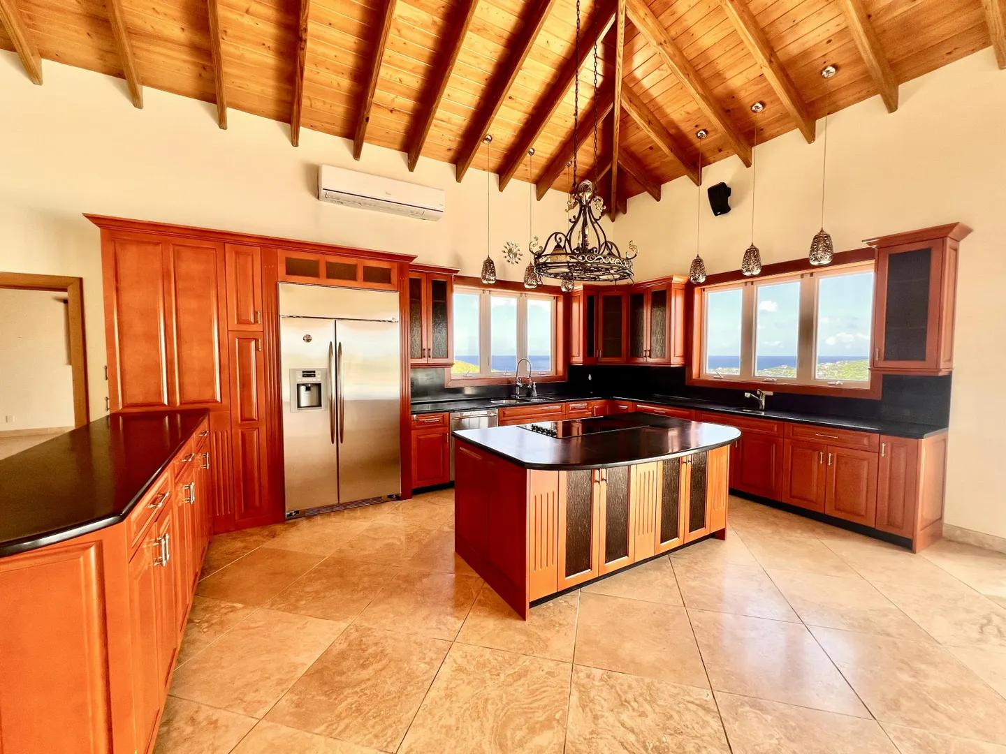 4 Bed 5 Bath Villa with Bay Views and Pool — photo 4