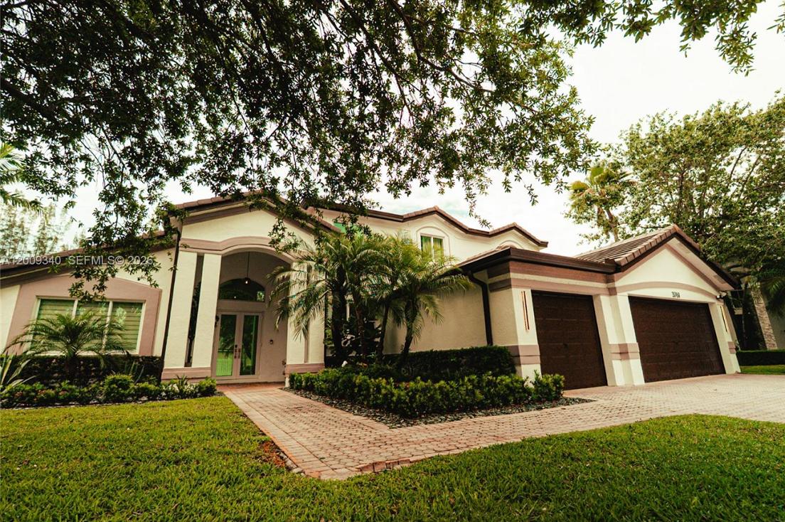 Windsor Palms Renovated 5BR Home — photo 2