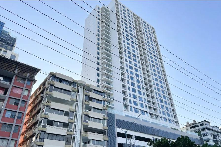 El Cangrejo 2BR City View Condo — photo 2